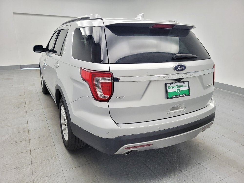 Used 2016 Ford Explorer XLT w/ Equipment Group 202A FWD image 6