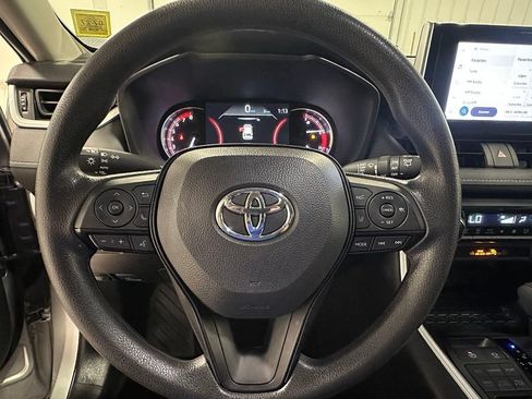 Used 2025 Toyota RAV4 XLE AWD/4WD image 29