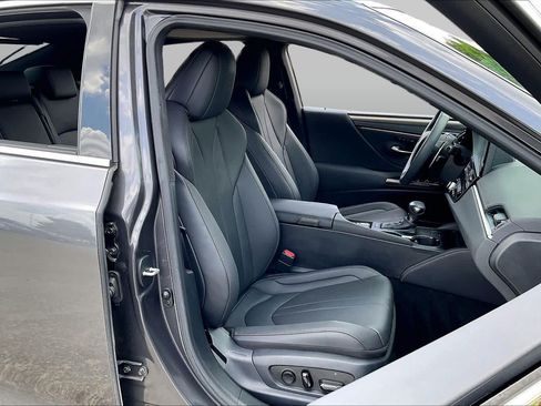 Used 2023 Lexus ES 350 F Sport w/ Accessory Package (Z2) FWD image 8