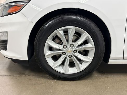 Used 2025 Chevrolet Malibu LT FWD image 12