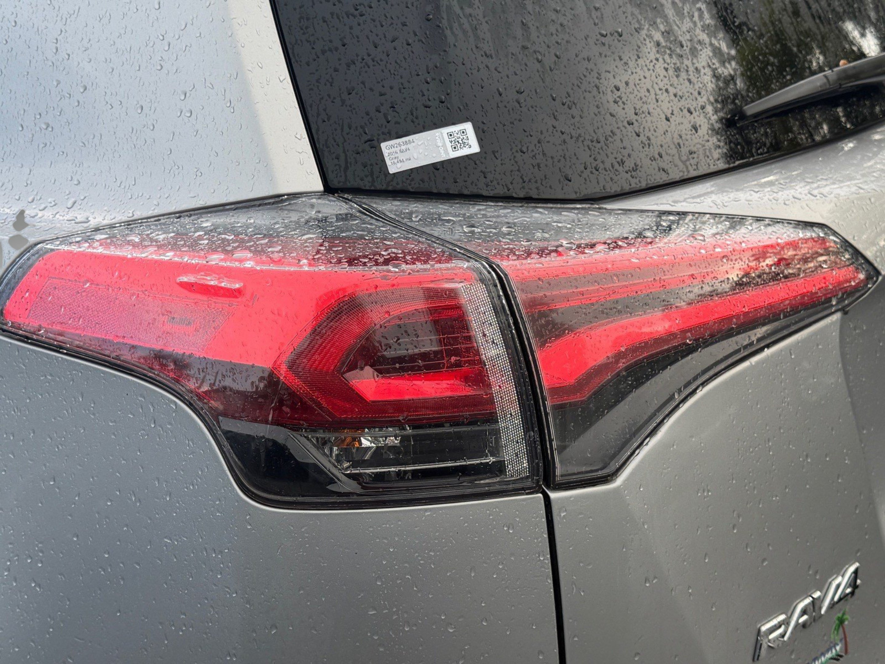 Used 2016 Toyota RAV4 Limited FWD image 12