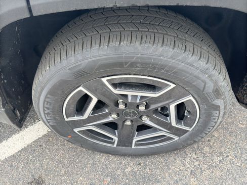 New 2026 Jeep Cherokee Laredo AWD/4WD image 36