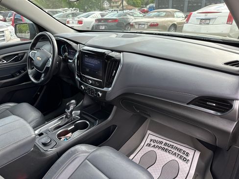 Used 2021 Chevrolet Traverse LT w/ LPO, 'HIT The Road' Package AWD/4WD image 24