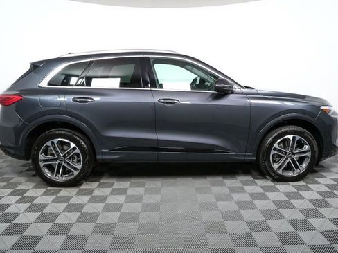 Certified 2025 Audi Q5 Premium Plus w/ Premium Plus image 2