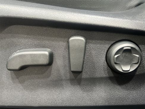 Used 2024 Subaru Ascent Limited w/ Technology Package image 12