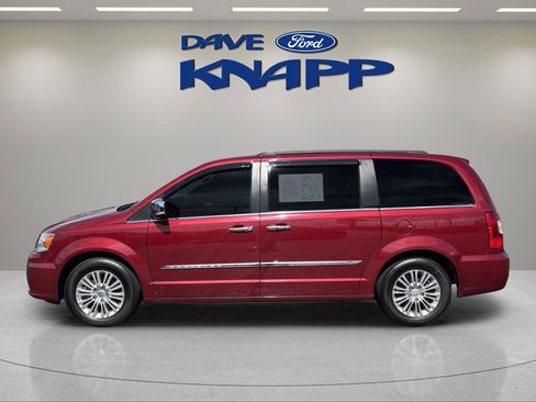 Used 2015 Chrysler Town & Country Touring-L w/ Driver Convenience Group image 22