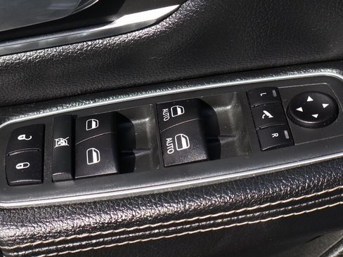 Used 2020 RAM 1500 Laramie w/ Sport Appearance Package image 17