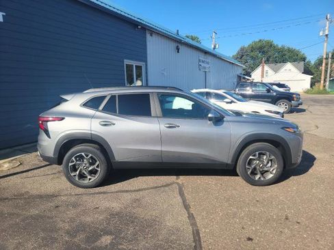 New 2025 Chevrolet Trax LT w/ Driver Confidence Package image 2