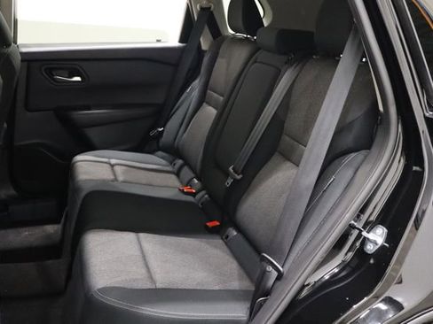 Used 2024 Nissan Rogue SV FWD image 11