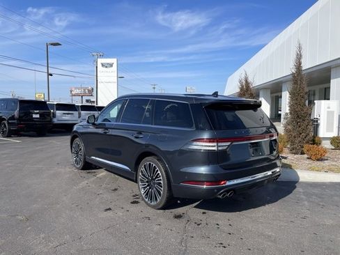 Used 2023 Lincoln Aviator Standard w/ Premium Package image 7
