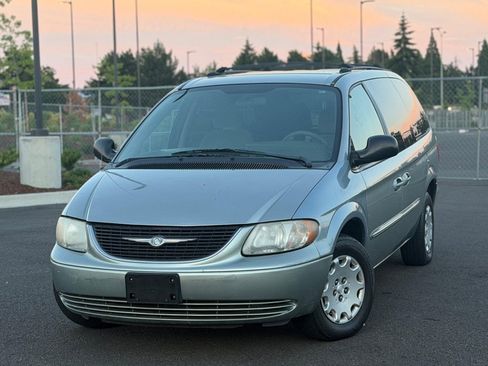 Used 2003 Chrysler Town & Country LX FWD image 1