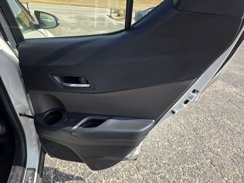 Used 2020 Toyota C-HR Limited image 13