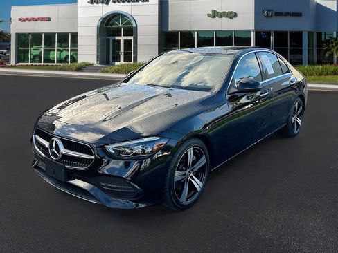 Used 2022 Mercedes-Benz C 300 4MATIC Sedan image 3