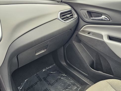 Used 2023 Chevrolet Equinox LS image 12