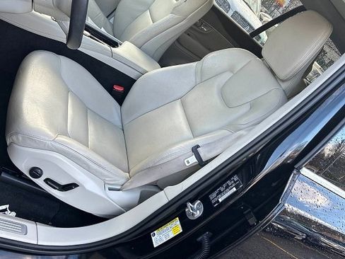 Certified 2023 Volvo XC90 B6 Plus w/ Protection Package Premier image 8
