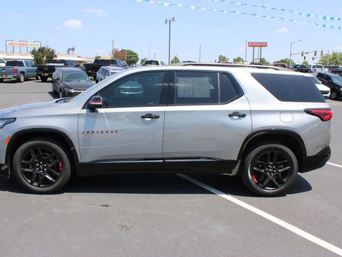 Used 2023 Chevrolet Traverse Premier w/ Redline Edition FWD image 5