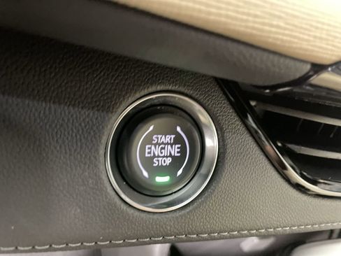 Used 2025 Buick Enclave Preferred image 17