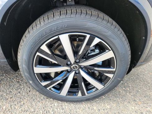 New 2026 Volvo XC90 B5 Core image 19