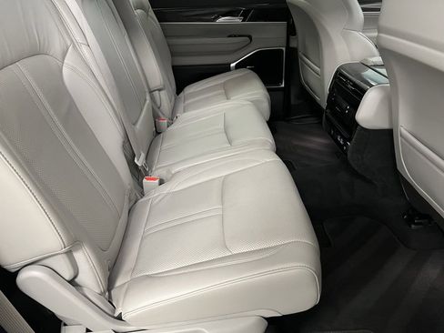 Used 2022 Jeep Wagoneer Series II image 60