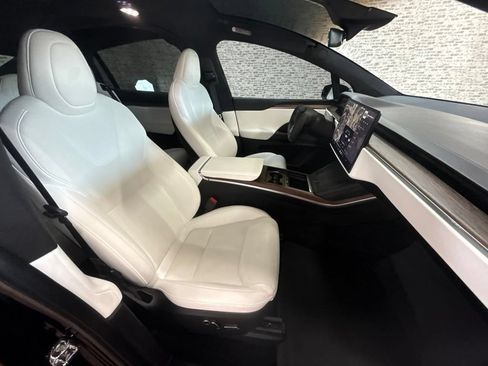 Used 2022 Tesla Model X Plaid AWD/4WD image 11
