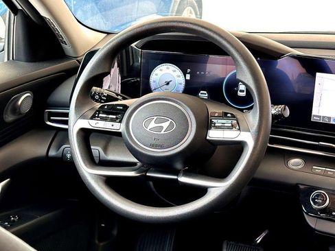 Used 2024 Hyundai Elantra SEL image 30