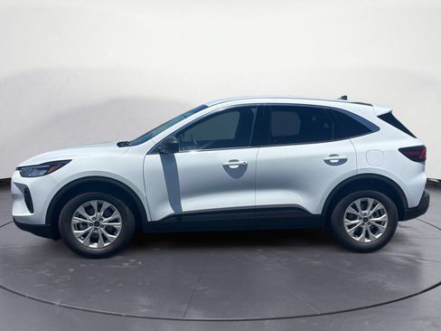 Used 2023 Ford Escape Active w/ Tech Pack #1 FWD image 3