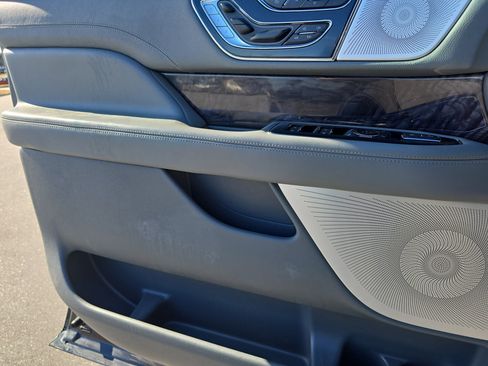 Used 2020 Lincoln Navigator L Reserve w/ Equipment Group 208A Reserve image 26