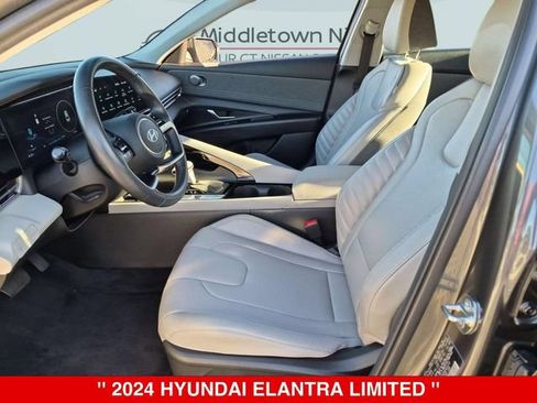 Used 2024 Hyundai Elantra Limited FWD image 15