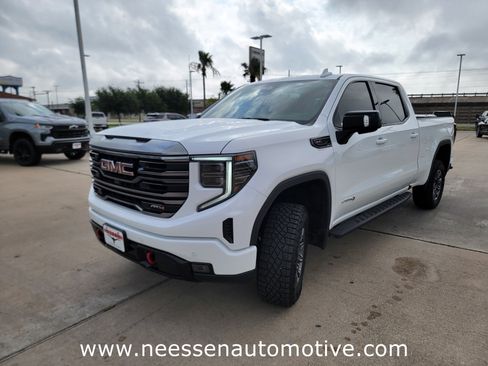 Used 2024 GMC Sierra 1500 AT4 w/ Technology Package image 3