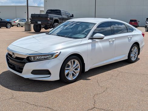 Used 2018 Honda Accord LX image 1