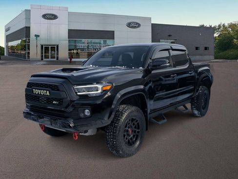 Used 2023 Toyota Tacoma TRD Sport image 5