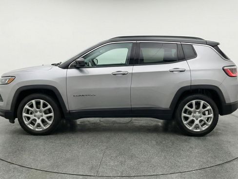 Used 2025 Jeep Compass Limited image 5