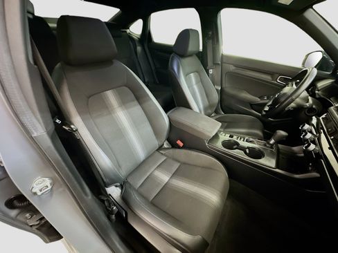 Used 2025 Honda Civic Sport image 32