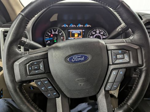 Used 2016 Ford F150 Lariat w/ Equipment Group 501A Mid image 19