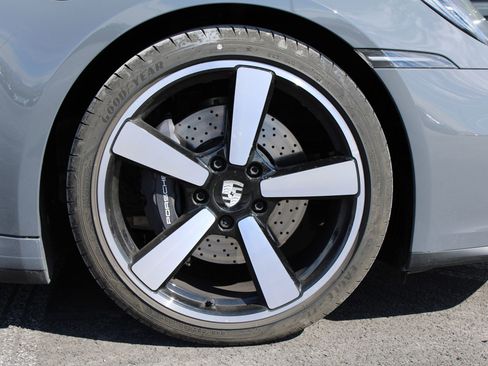 Certified 2025 Porsche 911 Carrera image 29