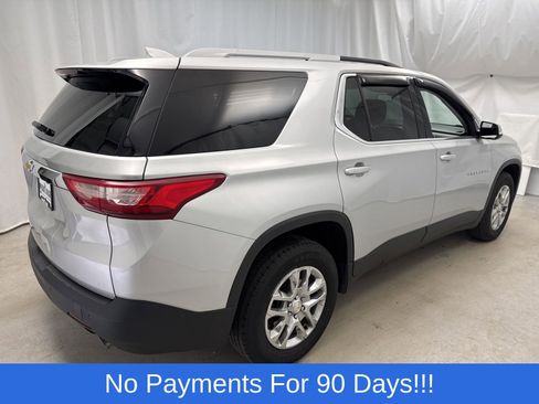 Used 2018 Chevrolet Traverse LT image 2