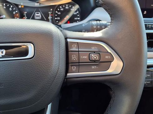 Used 2025 Jeep Compass Limited image 63