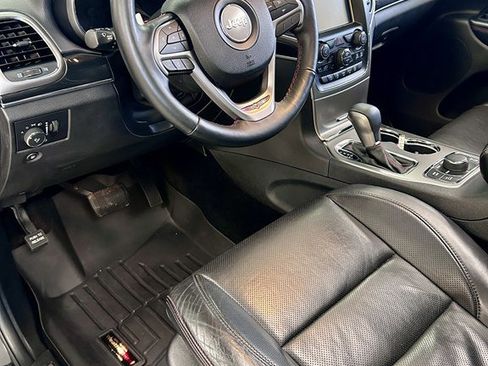 Used 2017 Jeep Grand Cherokee Trailhawk w/ Trailhawk Luxury Group AWD/4WD image 13
