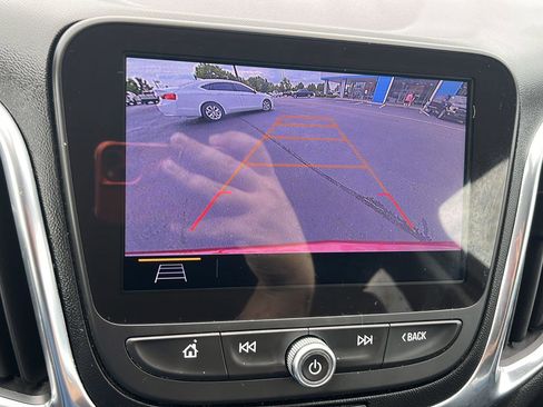 Used 2021 Chevrolet Equinox LT AWD/4WD image 15