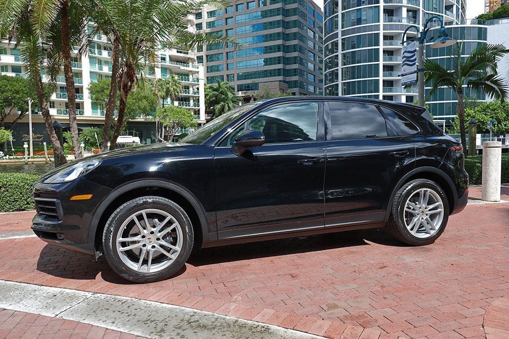 Used 2020 Porsche Cayenne AWD/4WD image 16