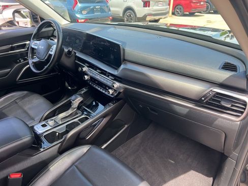 Used 2025 Kia Telluride S AWD/4WD image 22