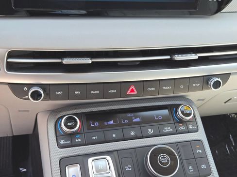 Used 2025 Hyundai Palisade SEL FWD image 23
