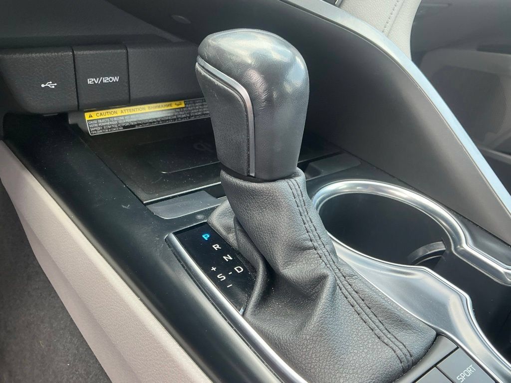Used 2020 Toyota Camry XLE FWD image 37