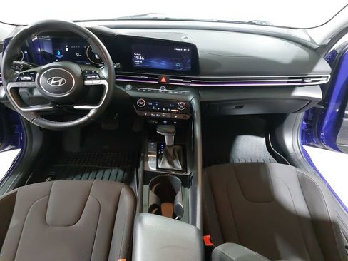 Certified 2024 Hyundai Elantra SEL w/ Convenience Package FWD image 9