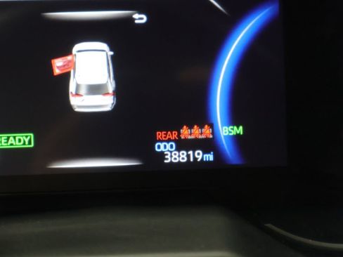 Used 2021 Toyota RAV4 Limited AWD/4WD image 37