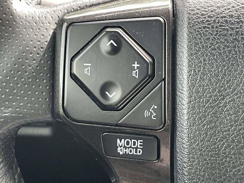 Used 2020 Toyota 4Runner Venture AWD/4WD image 27