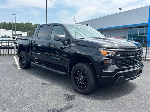 Used 2025 Chevrolet Silverado 1500 Custom Trail Boss w/ Turbomax Blackout Package AWD/4WD image 4