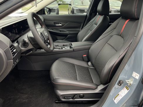 New 2026 Nissan Sentra SR w/ SR Premium Package FWD image 13