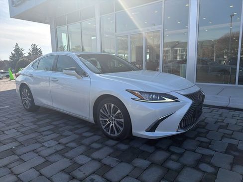 Certified 2021 Lexus ES 250 w/ Premium Package image 3
