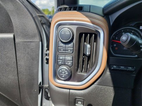 Used 2020 Chevrolet Silverado 2500 High Country w/ Z71 Off-Road Package AWD/4WD image 22